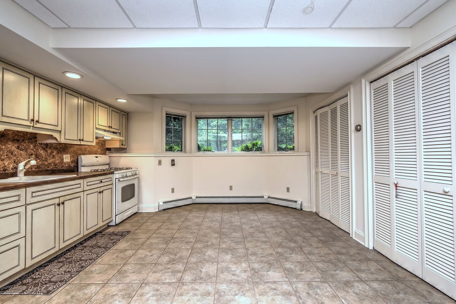 395 Isinglass Road Photo 18