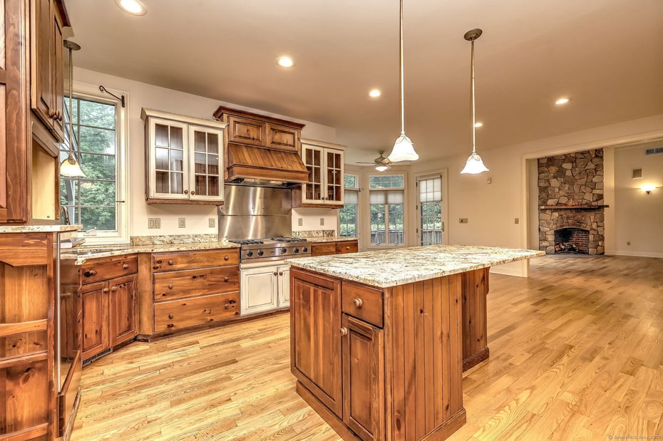 395 Isinglass Road Photo 34