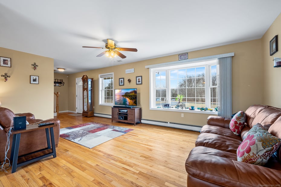 2 Lexington Trail Photo 9