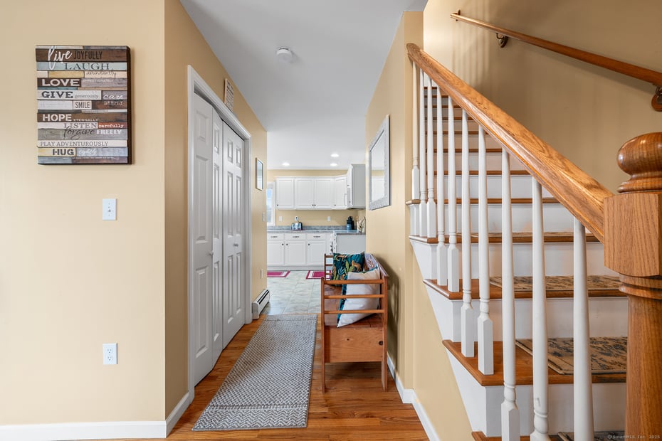 2 Lexington Trail Photo 12