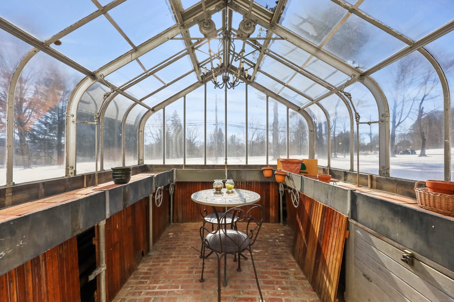 802 State Road Photo 10