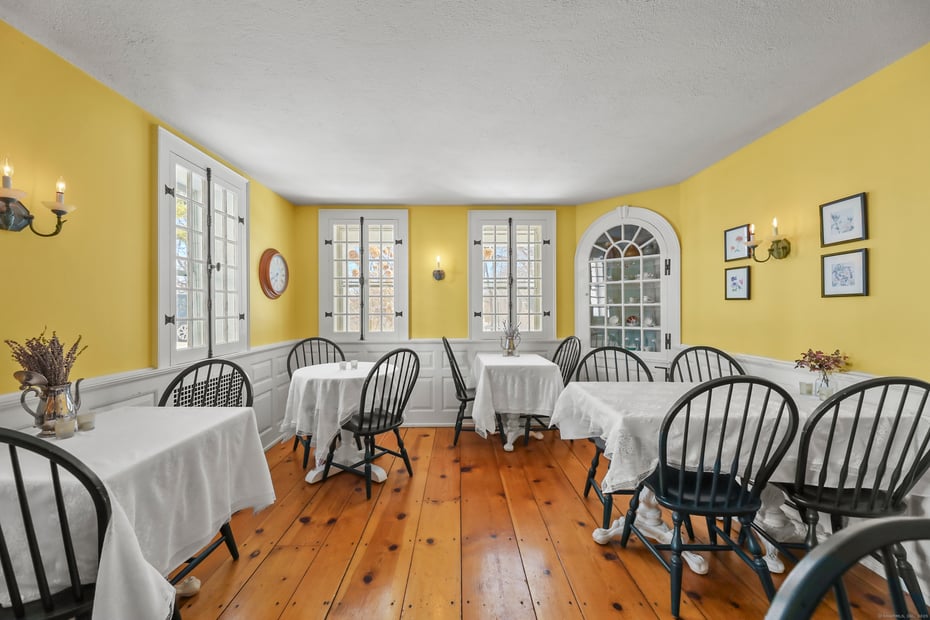 802 State Road Photo 12