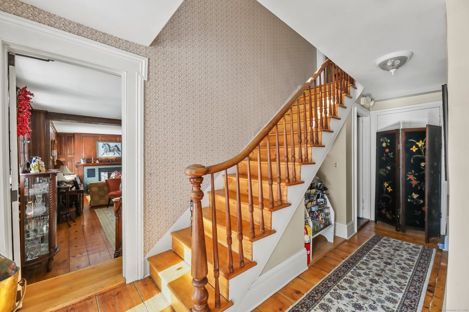 802 State Road Photo 16