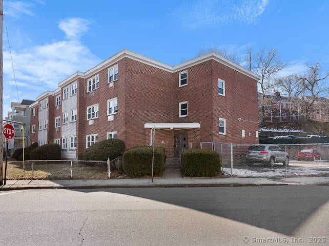 191 Oak Street Photo 1