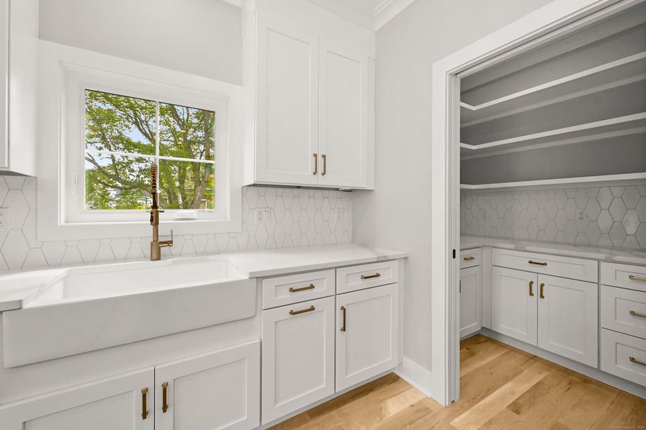 343 Spring Hill Road Photo 15