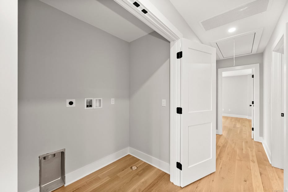 343 Spring Hill Road Photo 19