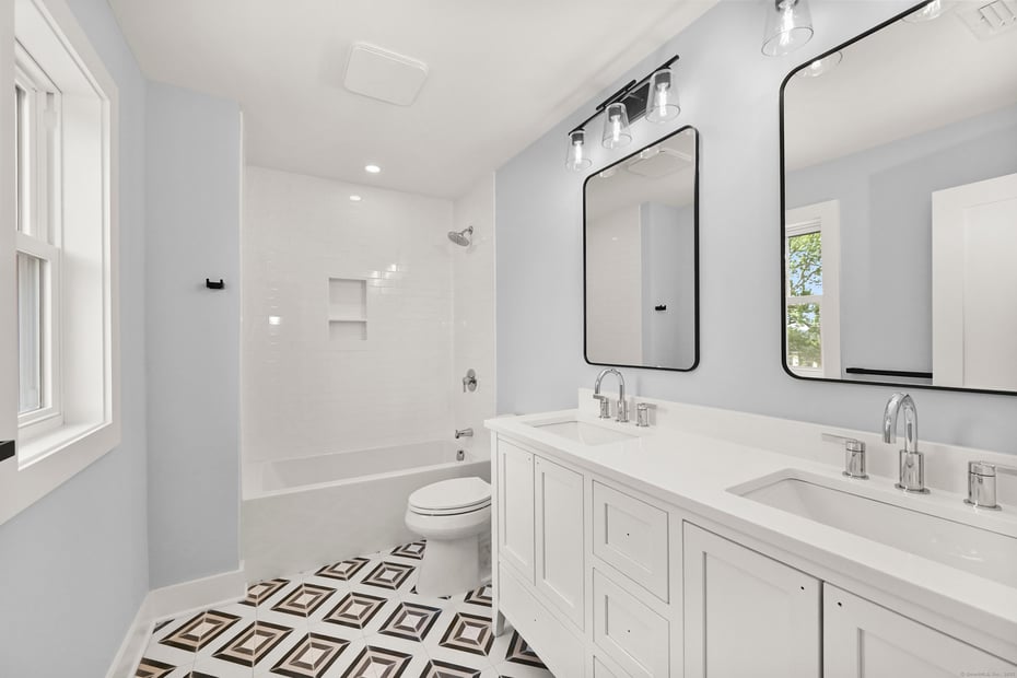 343 Spring Hill Road Photo 20