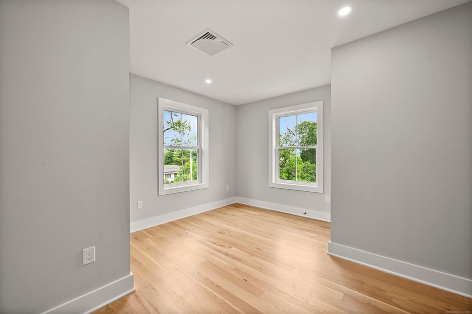 343 Spring Hill Road Photo 23