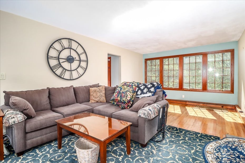 35 Timberlane Drive Photo 4