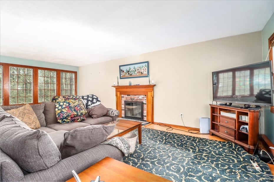 35 Timberlane Drive Photo 5