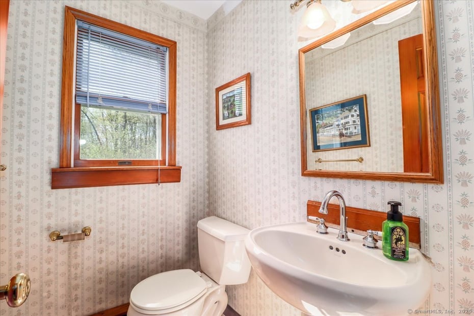 35 Timberlane Drive Photo 8
