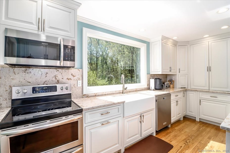 35 Timberlane Drive Photo 10