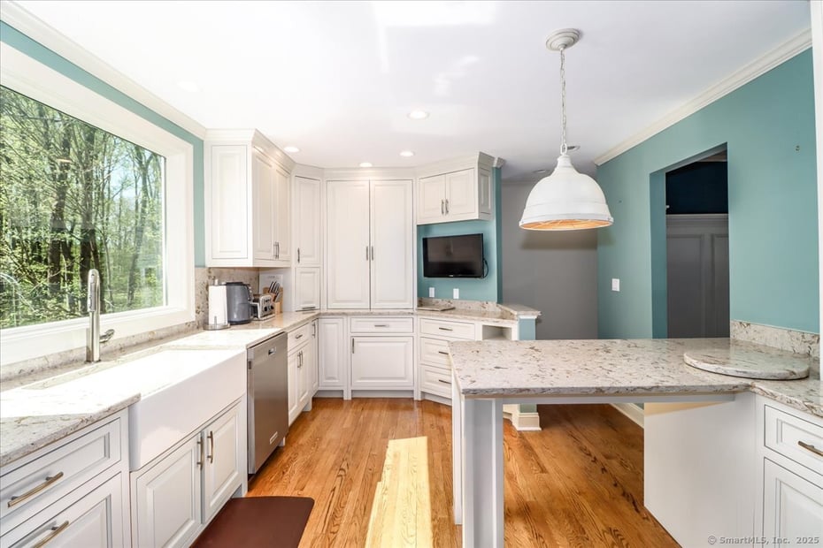 35 Timberlane Drive Photo 11