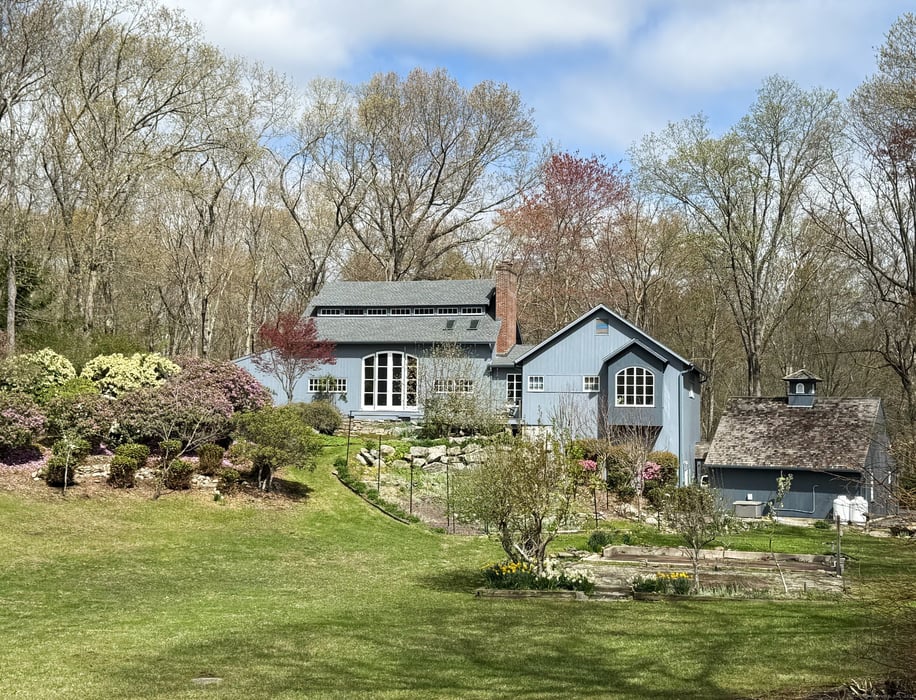 32 Gilbert Hill Road Photo 1