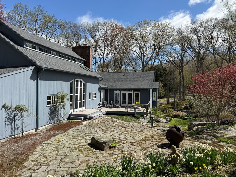 32 Gilbert Hill Road Photo 2