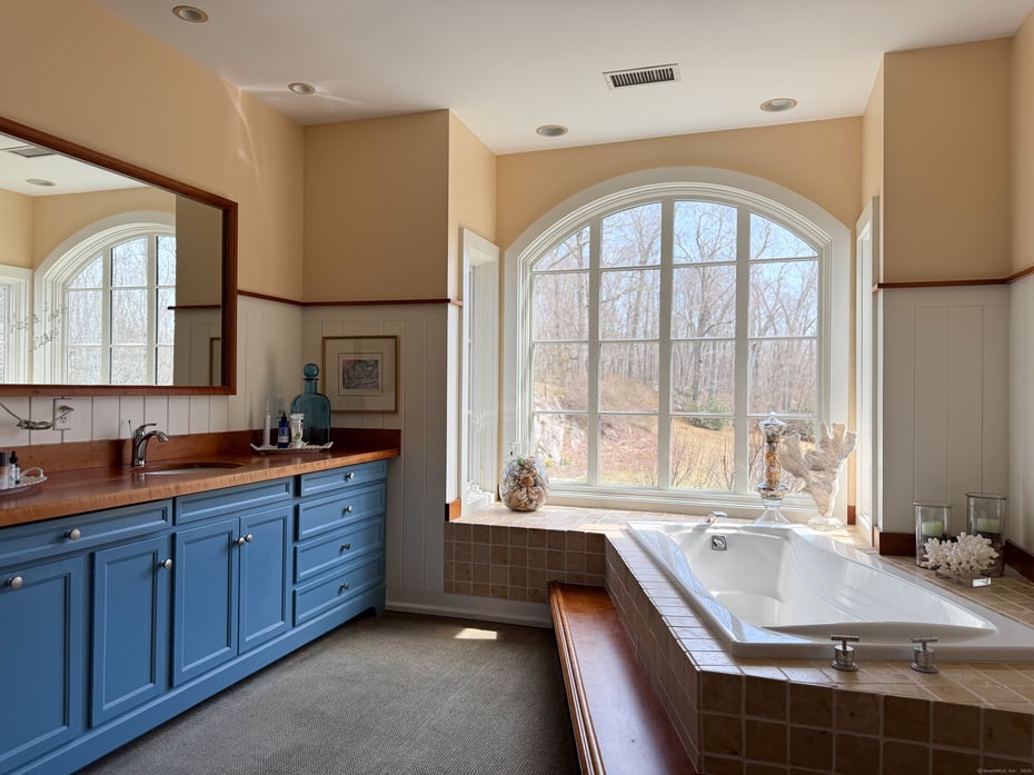 32 Gilbert Hill Road Photo 16