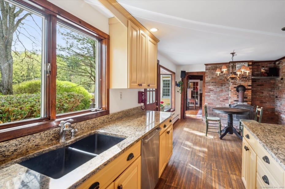 124 West Road Photo 6