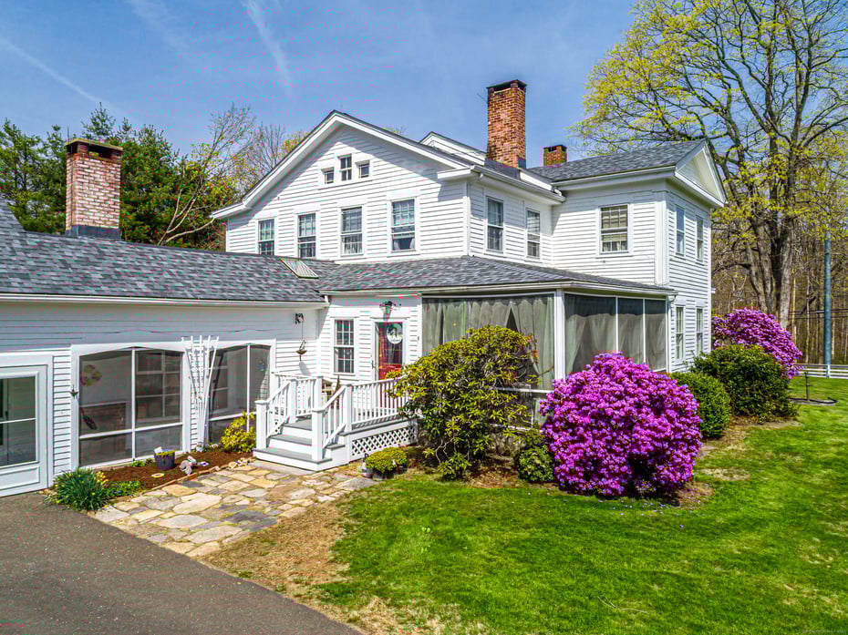 1115 Monroe Turnpike Photo 4