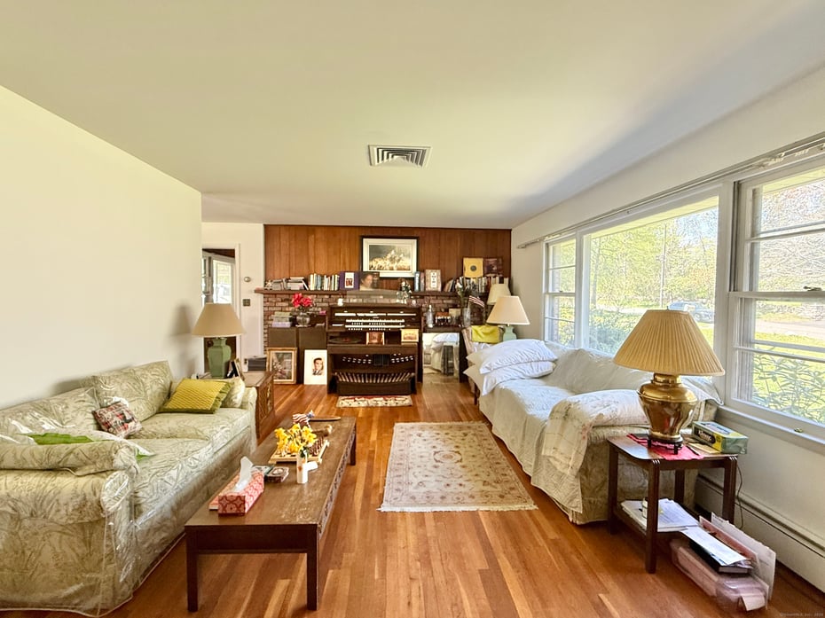 37 Barclay Drive Photo 6