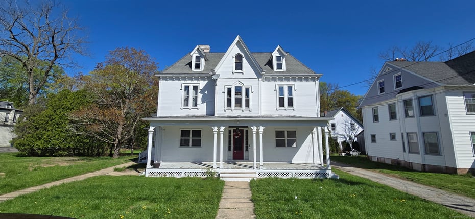 221 Broadway Photo 6