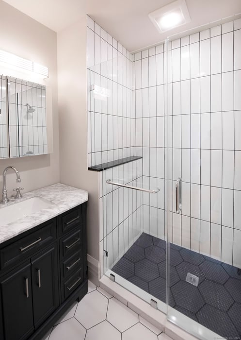 221 Broadway Photo 15