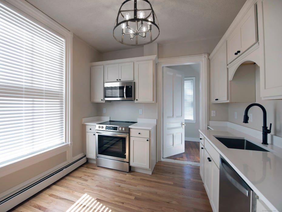 221 Broadway Photo 21