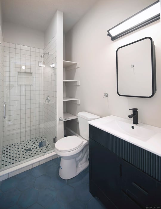 221 Broadway Photo 22