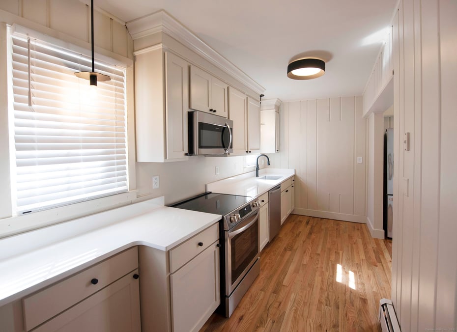 221 Broadway Photo 28