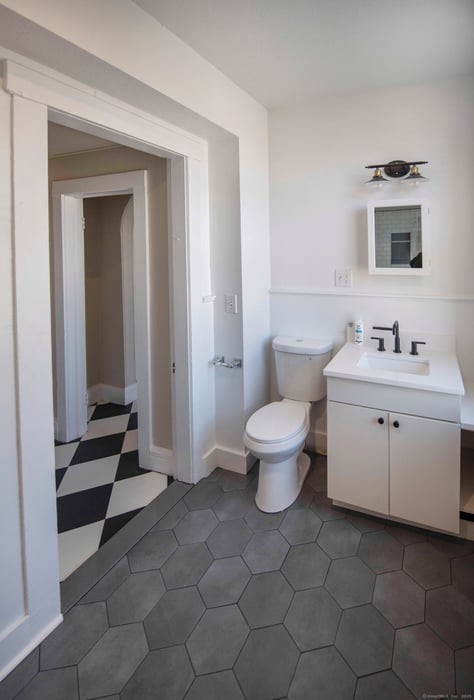 221 Broadway Photo 34