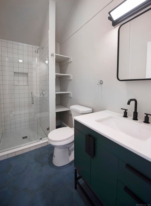 221 Broadway Photo 37