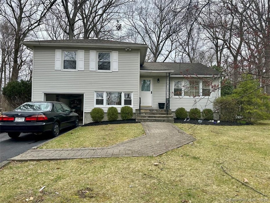 2474 Ridge Street Photo 2