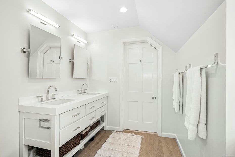 151 Westover Road Photo 18