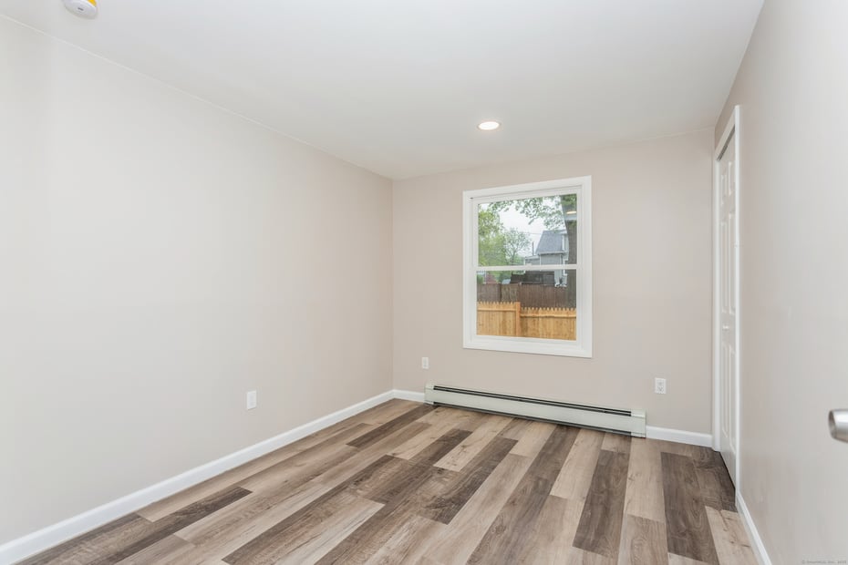 75 Edwards Street Photo 14