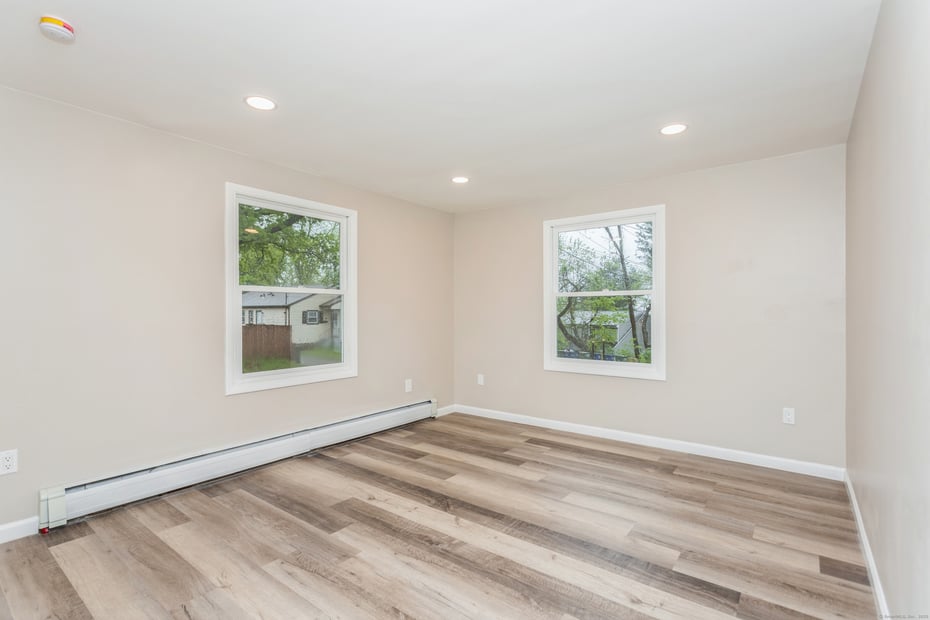 75 Edwards Street Photo 18