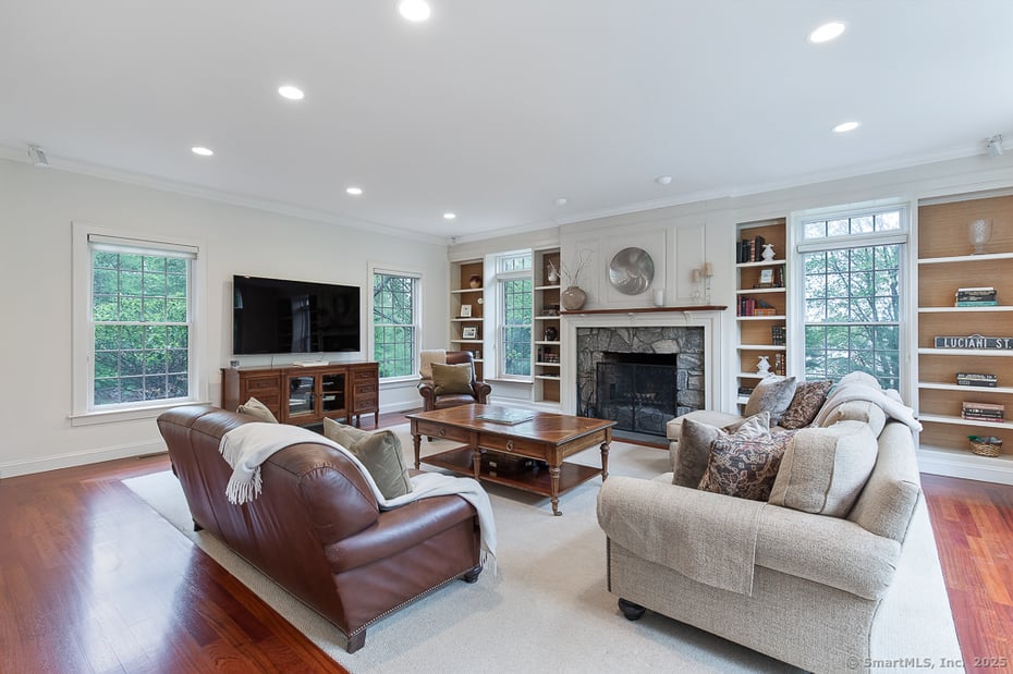176 Peck Hill Road Photo 4