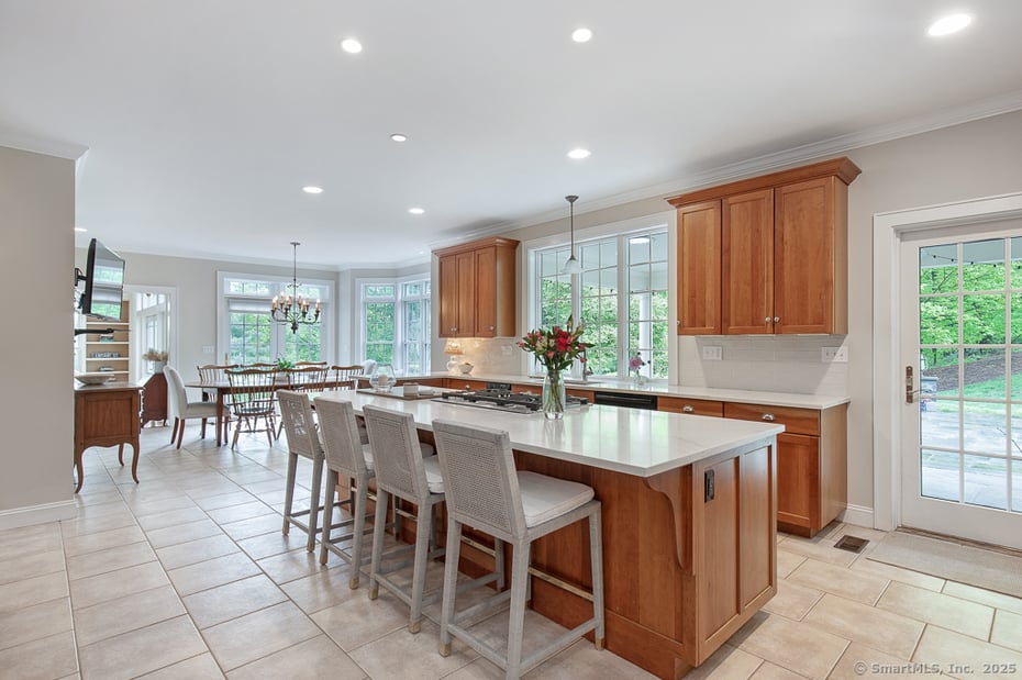 176 Peck Hill Road Photo 7