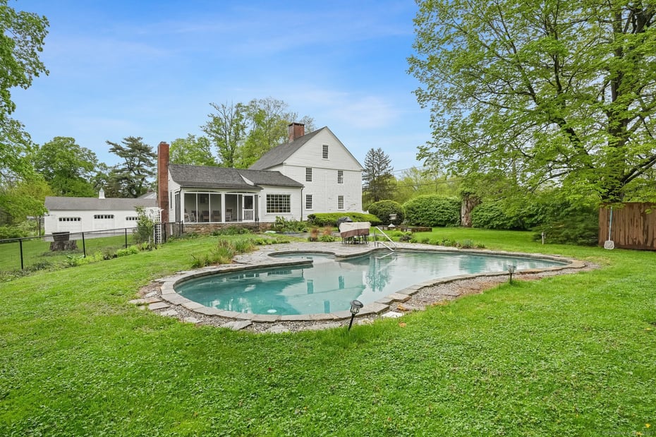 455 East Street Photo 3