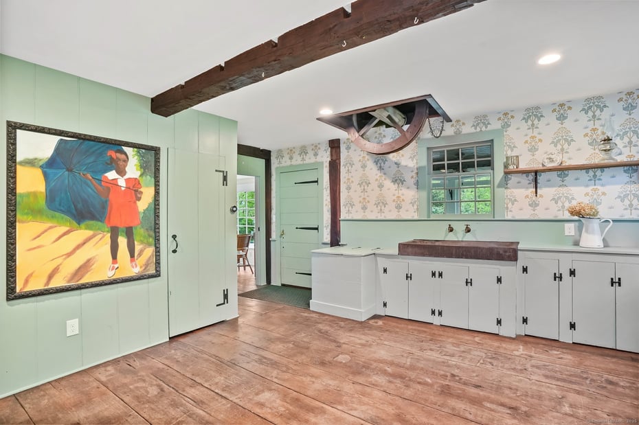 455 East Street Photo 7