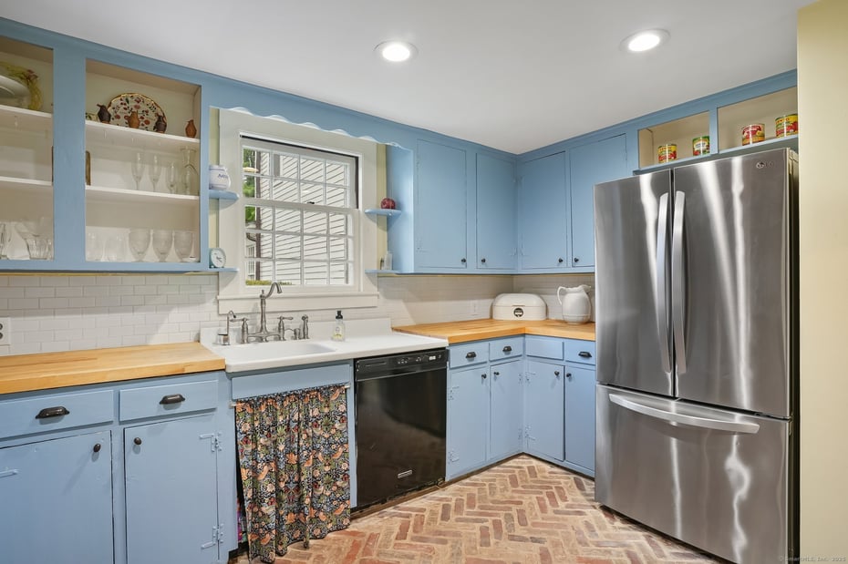 455 East Street Photo 14