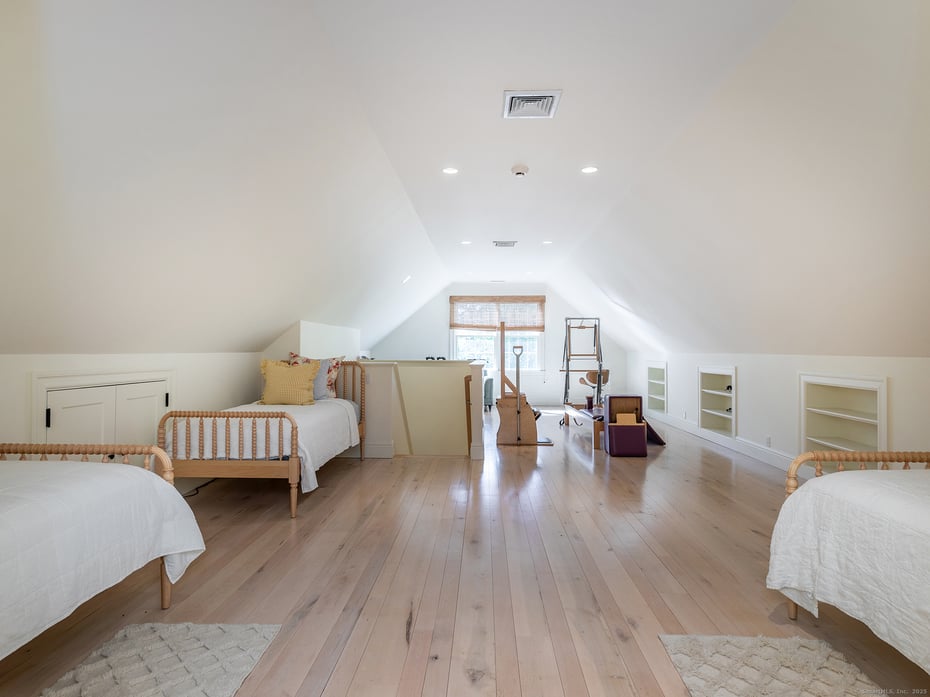 143 Tophet Road Photo 28