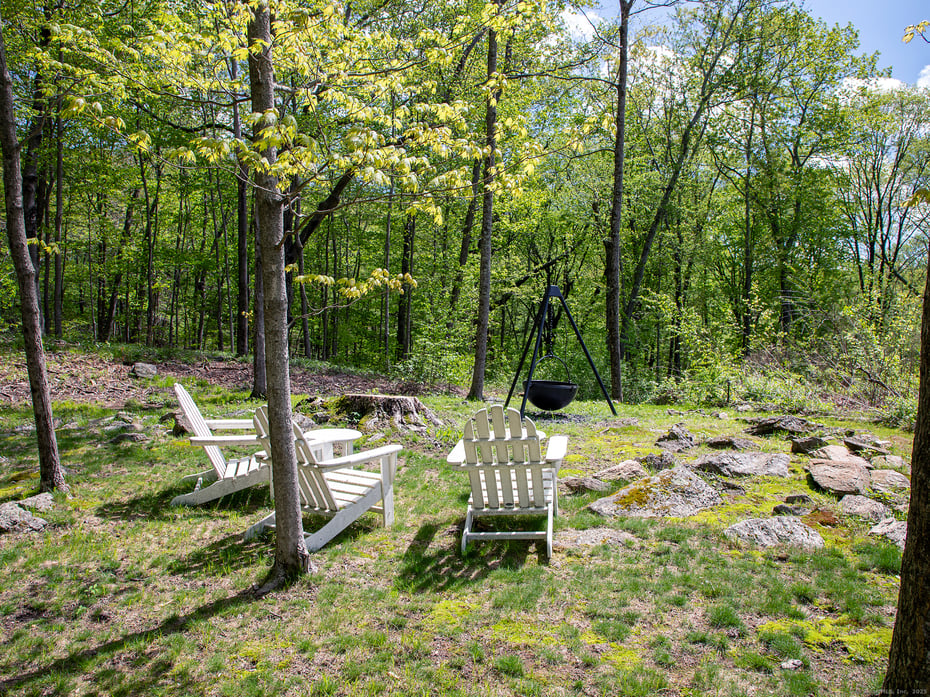 143 Tophet Road Photo 35