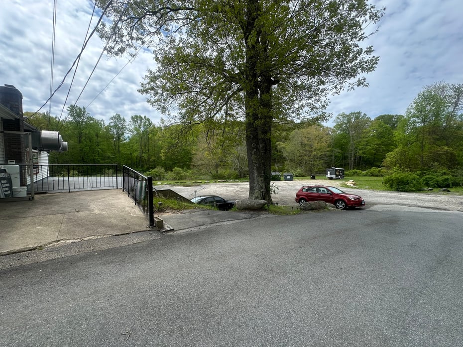 497 Winthrop Road Photo 19