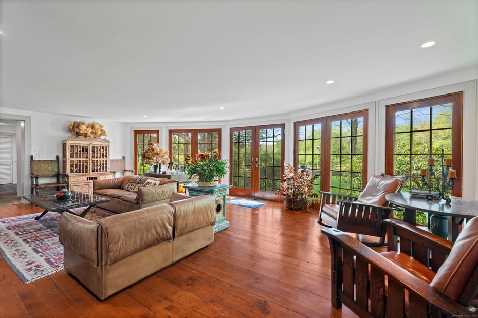 38 Three Bridges Road Photo 10