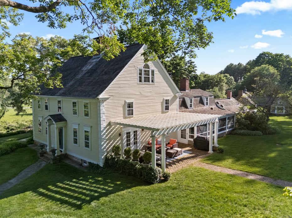 53-1 Selden Road Road Photo 3