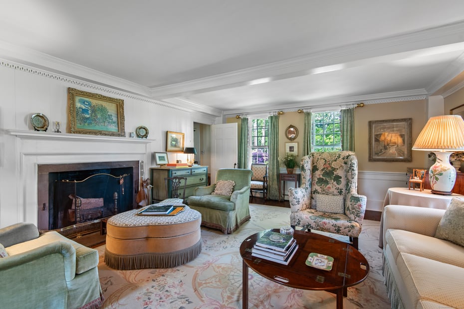 53-1 Selden Road Road Photo 4