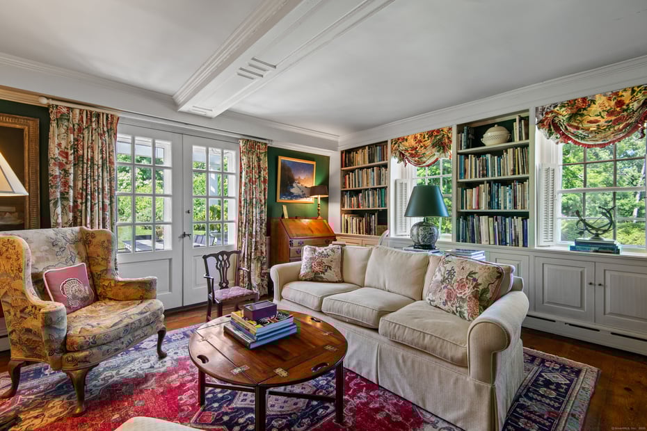 53-1 Selden Road Road Photo 5