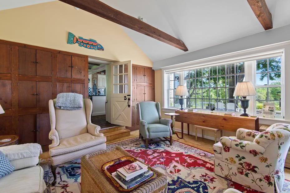 53-1 Selden Road Road Photo 11