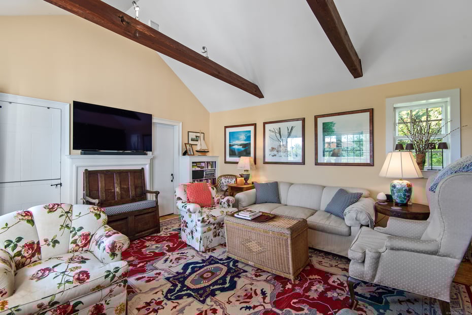 53-1 Selden Road Road Photo 12