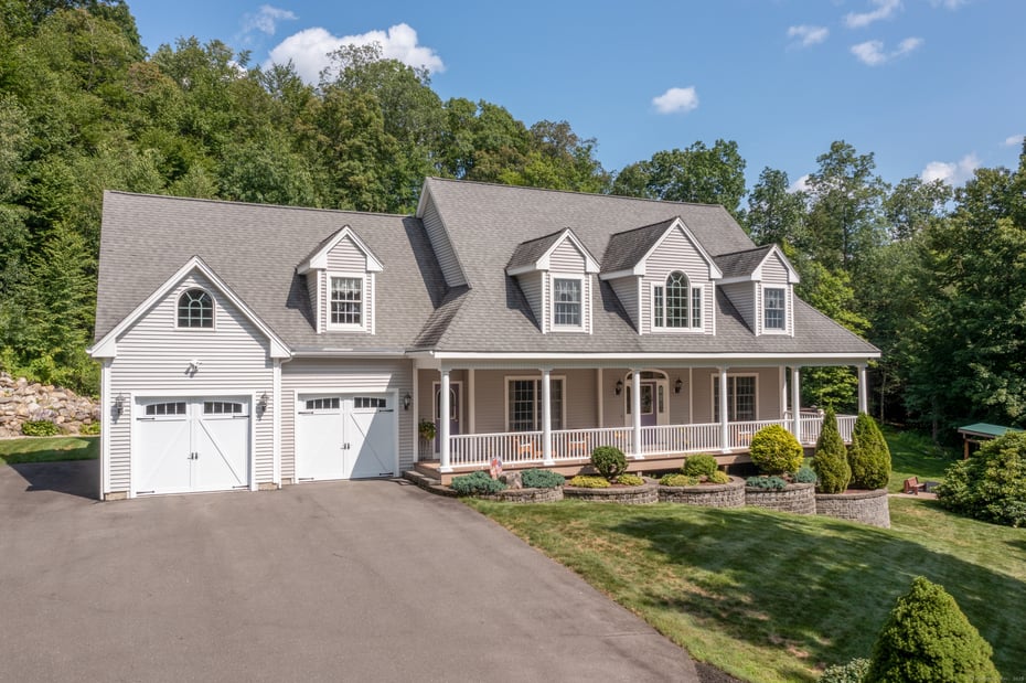 93 Oakwood Drive Photo 1