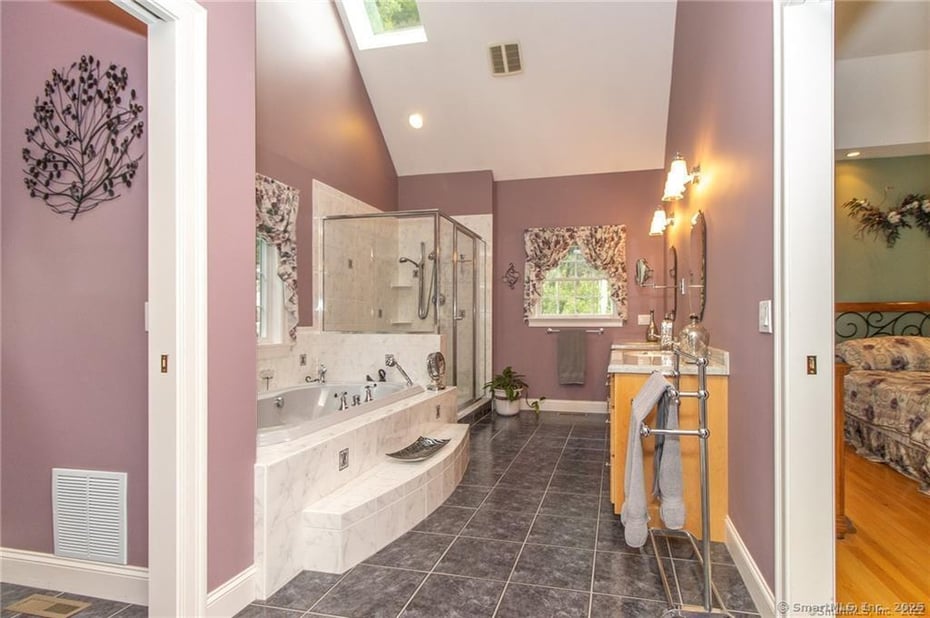 93 Oakwood Drive Photo 20
